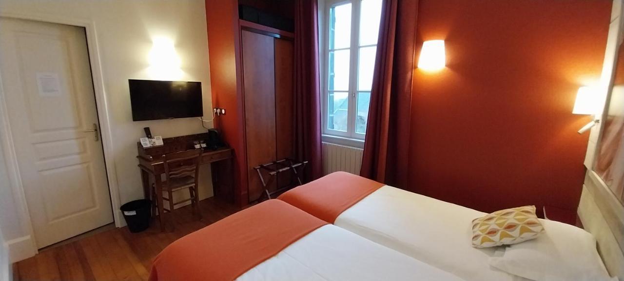 Hotel Logis Du Chateau 3*