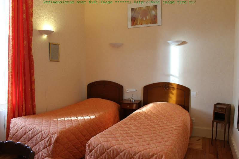 Logis Du Chateau Hotel